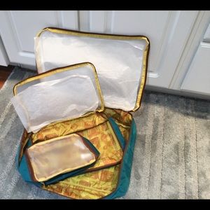 Packing cubes, Samantha Brown 3 of them